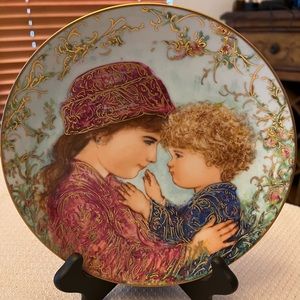 Beautiful Hibel plate